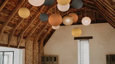 Comment réduire les bruits dans une salle de réception