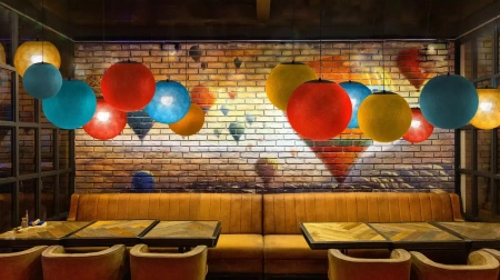 Les avantages d’un plafond acoustique dans les restaurants